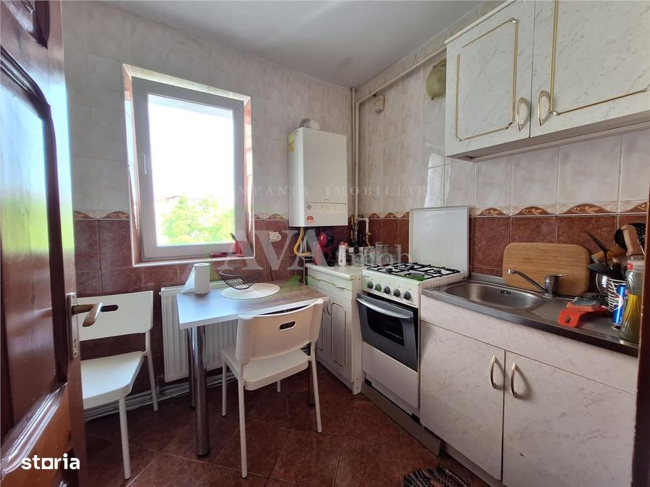 Apartament 3 camere semidecomandate etaj 3,Banca Nationala