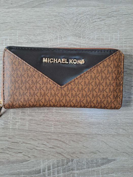 Портмонета на ''MICHAEL KORS''