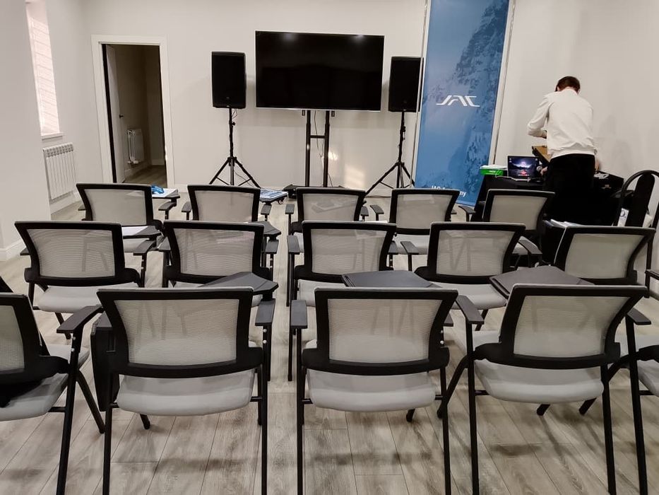 Мобильные стойки для презентации