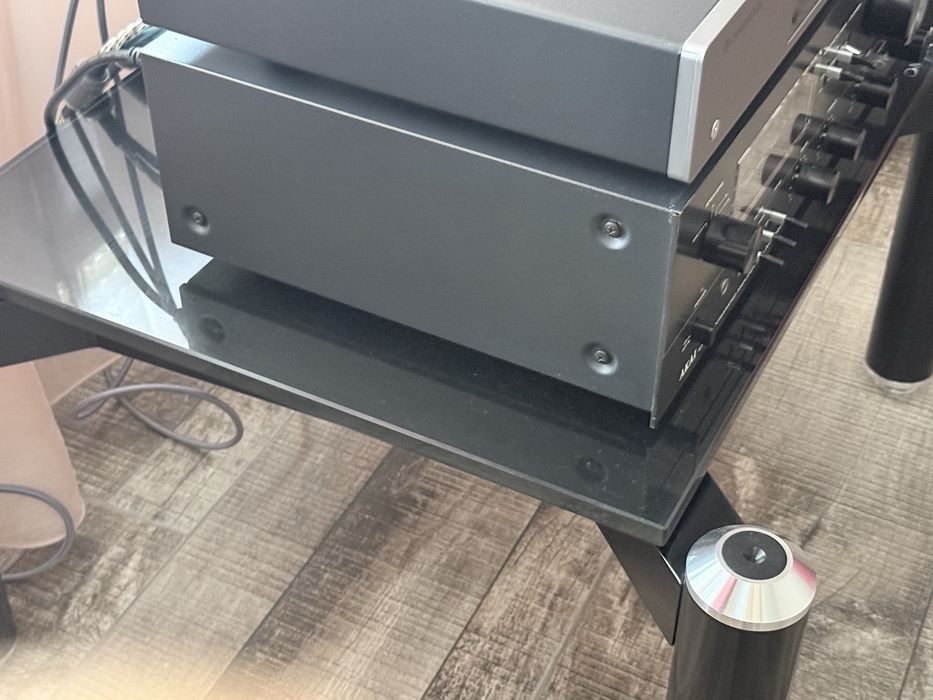 Akai integrate stereo amplifier