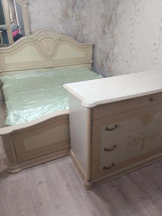 Спальный гарнитур