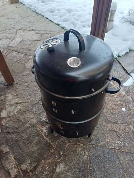 ОПУШВАЩО БАРБЕКЮ,в отлично състояние.