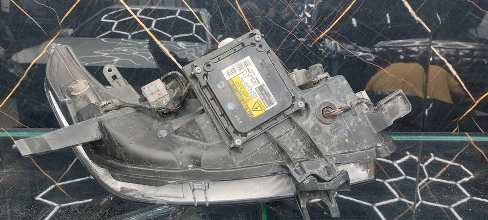 Передняя левая фара