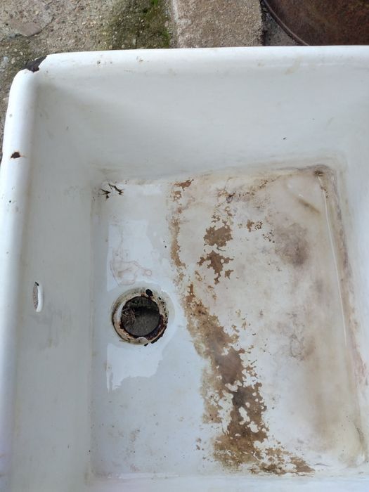 Стара чугунена мивка