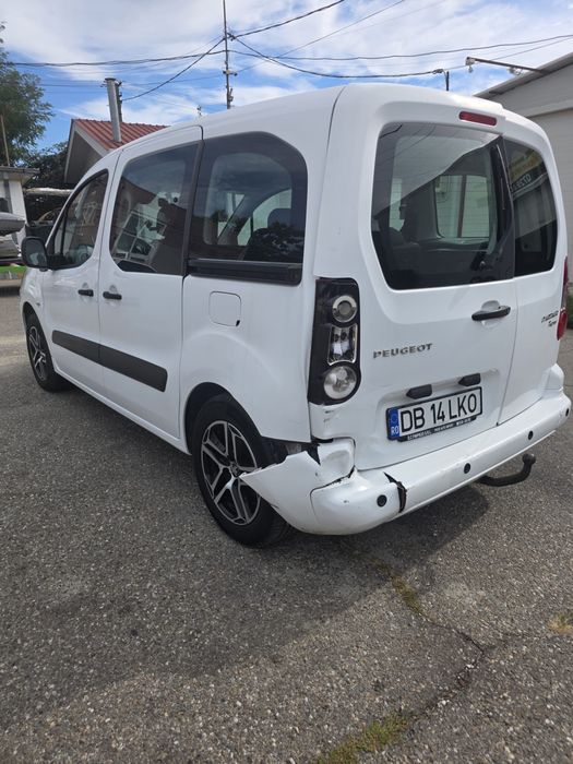 Peugeot Partner Tepee 1.6 avariat spate