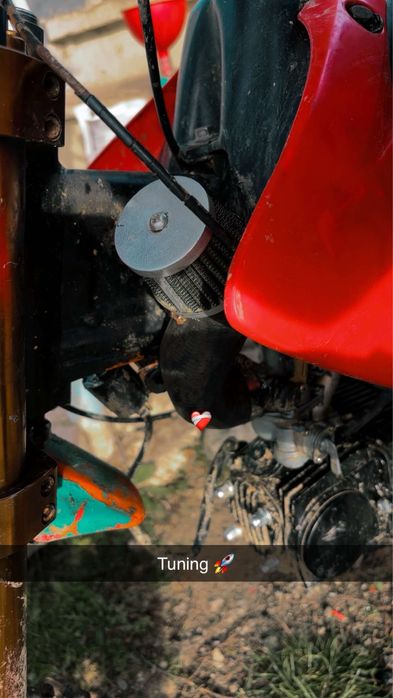 Vând motocicletă Cross 125, cadru mediu, în stare foarte bună