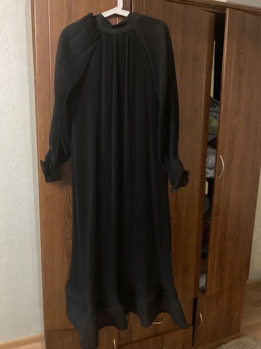 Продам платья новые