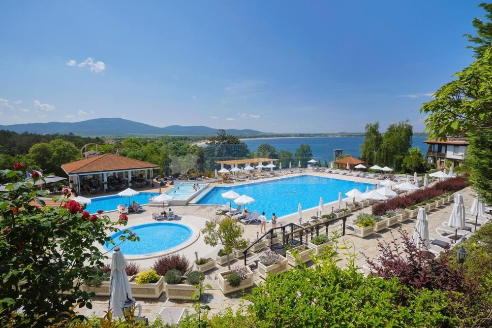 Продава се Двустаен апартамент в Созопол - 75 кв.м за 867 €/кв.м - Снимка #9