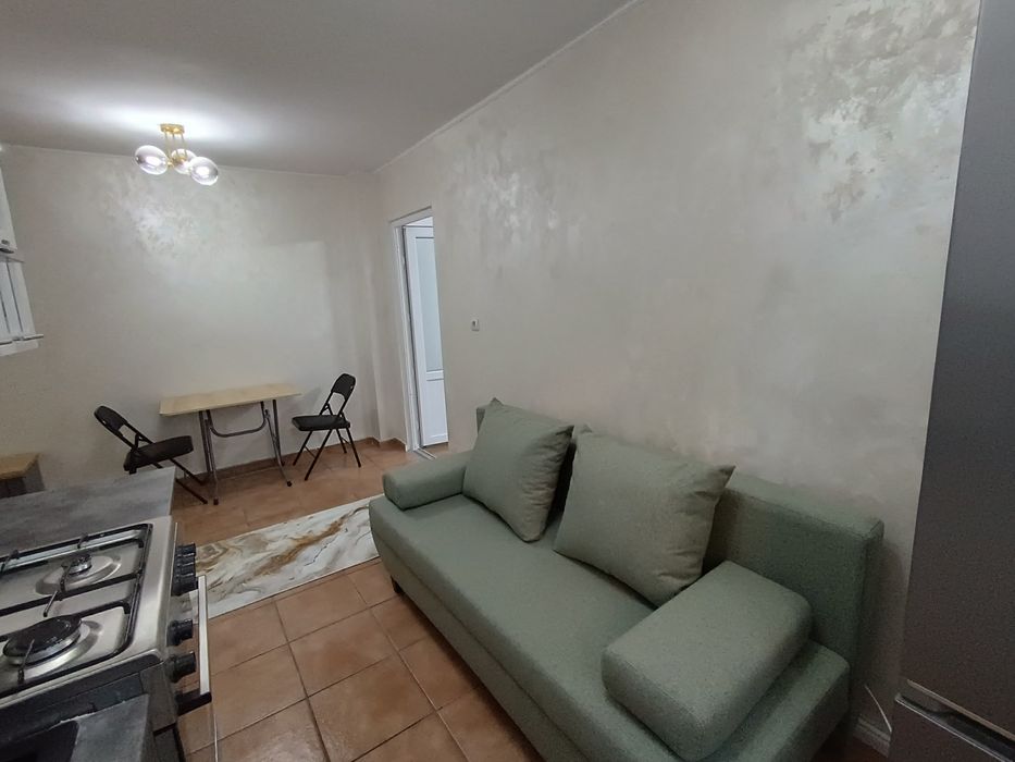 Închiriez apartament cu o cameră zona Precista Mall