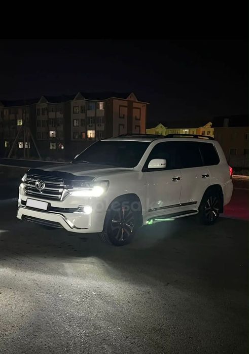 Прокат, аренда авто Крузак 200