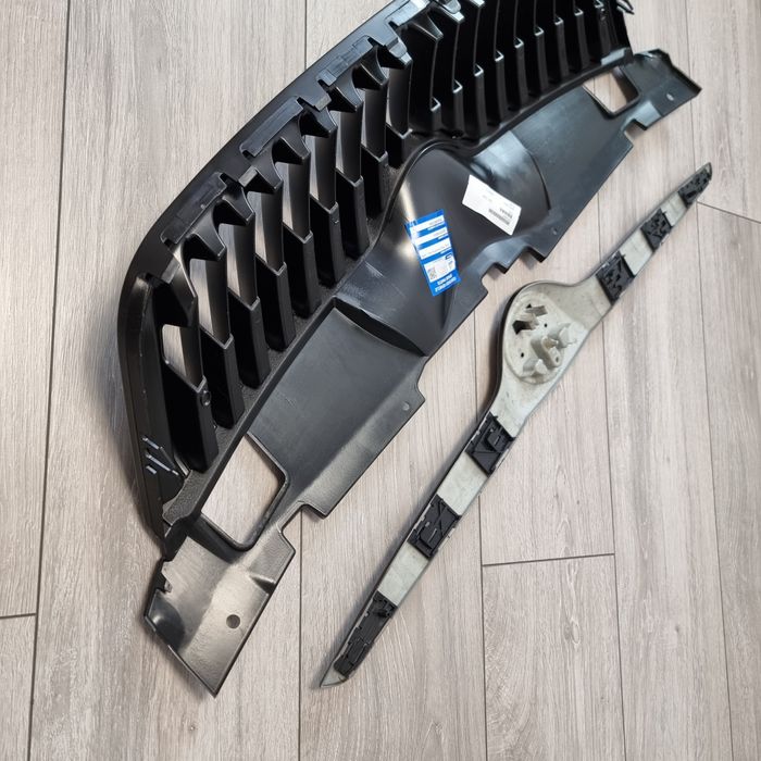 Grila bara fata / radiator / capota Skoda Fabia 2 Facelift 5J Roomster 2010-2014 #NOUA VRS SPORT NEAGRA