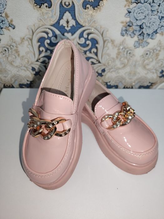 Новые туфли для девочки