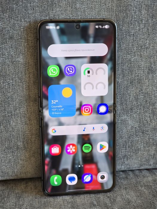 Samsung Galaxy Z Flip 4 – 256GB, Graphite