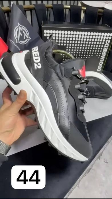 Adidași bărbați diferite modele