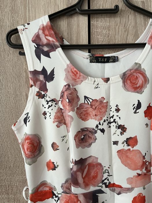 Бяла рокля на цветя, размер S/M