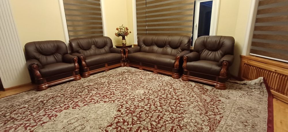 "Мебель как бабушка – старая, но родная. Мы поможем!"