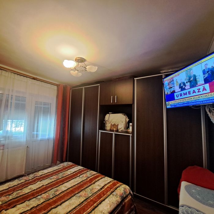 Vând apartament 2 camere Turnu Magurele
