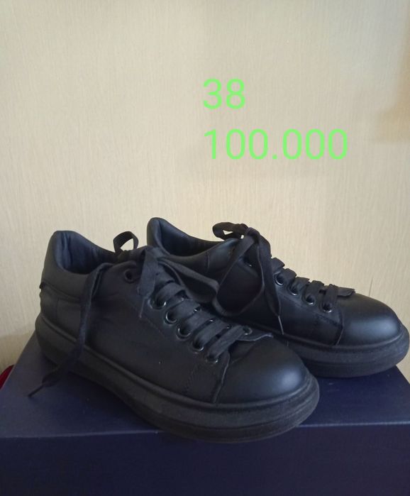 Кроссовки , сникерсы женские