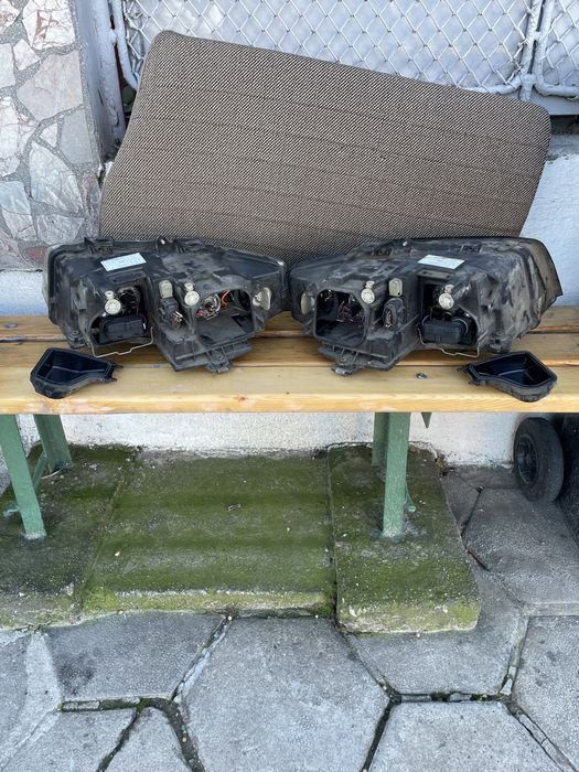 Фарове за ауди а4-б6 в добро състояние цената е за комплекта