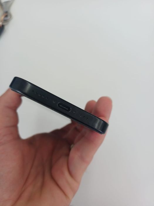Iphone 16 pro MDM On impecabil