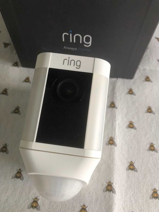 Camere Supraveghere Wireless - Ring Spotlight Cam Battery Full HD