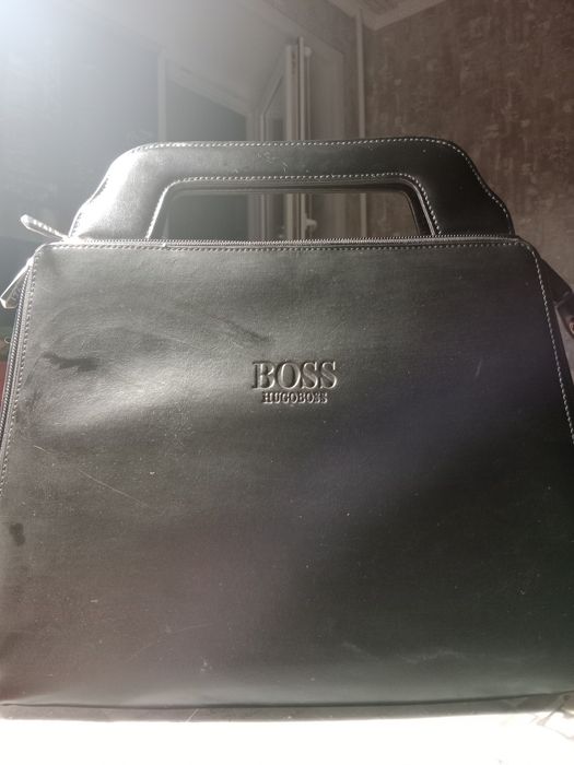 Сумка от фирмы HUGOBOSS