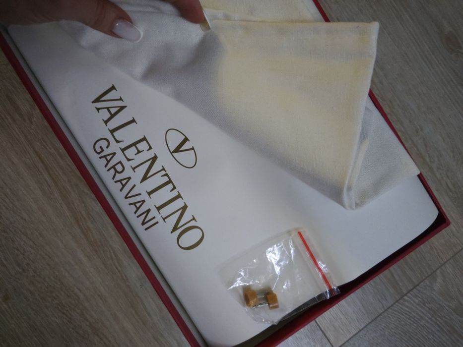 Продам туфли VALENTINO