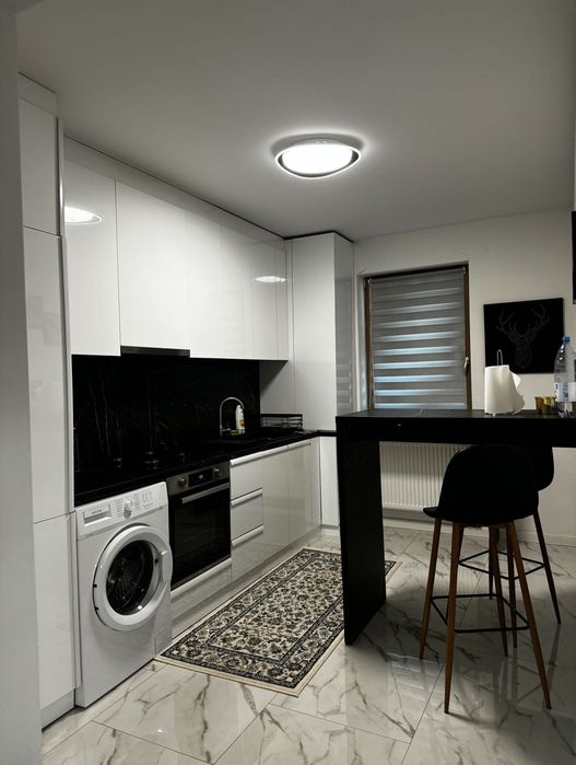 Inchiriez apartament cu 2 camere in Green Residence