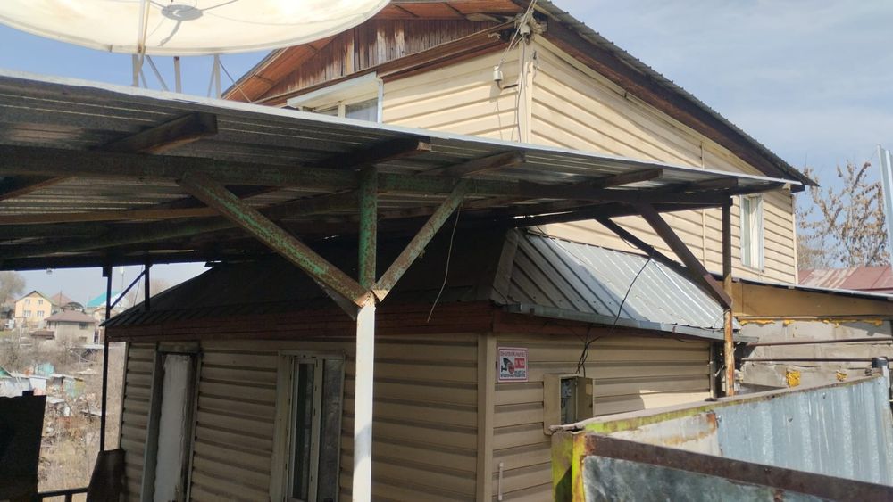 Загородный 2 этажный   дом