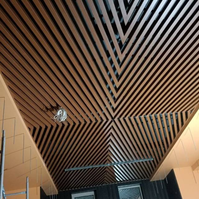 Подвесной потолок грилято реечный армстронг аквапанел кассетный PC-69