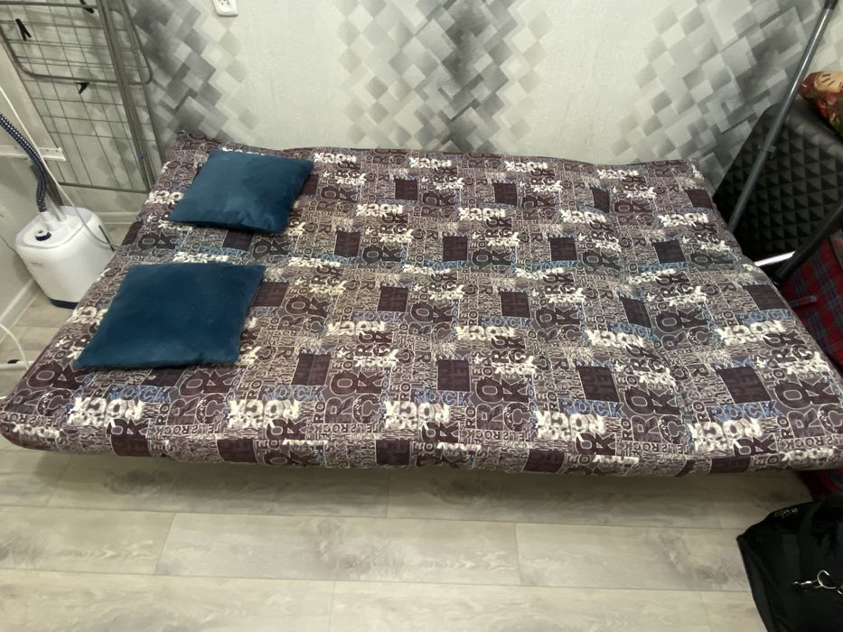 Продам диван трансформер в отличном состоянии