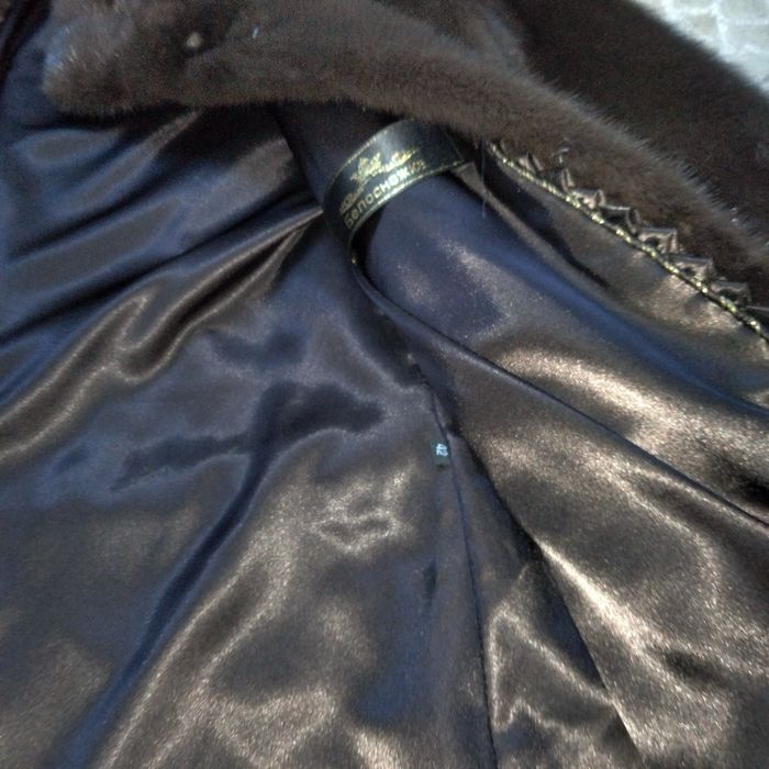 шуба норковая, 200 000