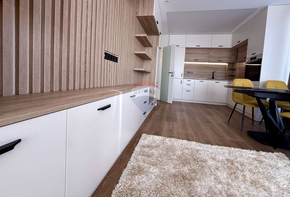 Продава се Тристаен апартамент в Варна, м-т Пчелина - 84 кв.м за 1458 €/кв.м - Снимка #1