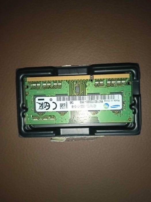 Samsung M471B5173DB0-YK0 4GB DDR3 SO-DIMM (pentru laptop) PC3L-12800S Frecvență: 1600 MHz Voltaj: 1.35V
