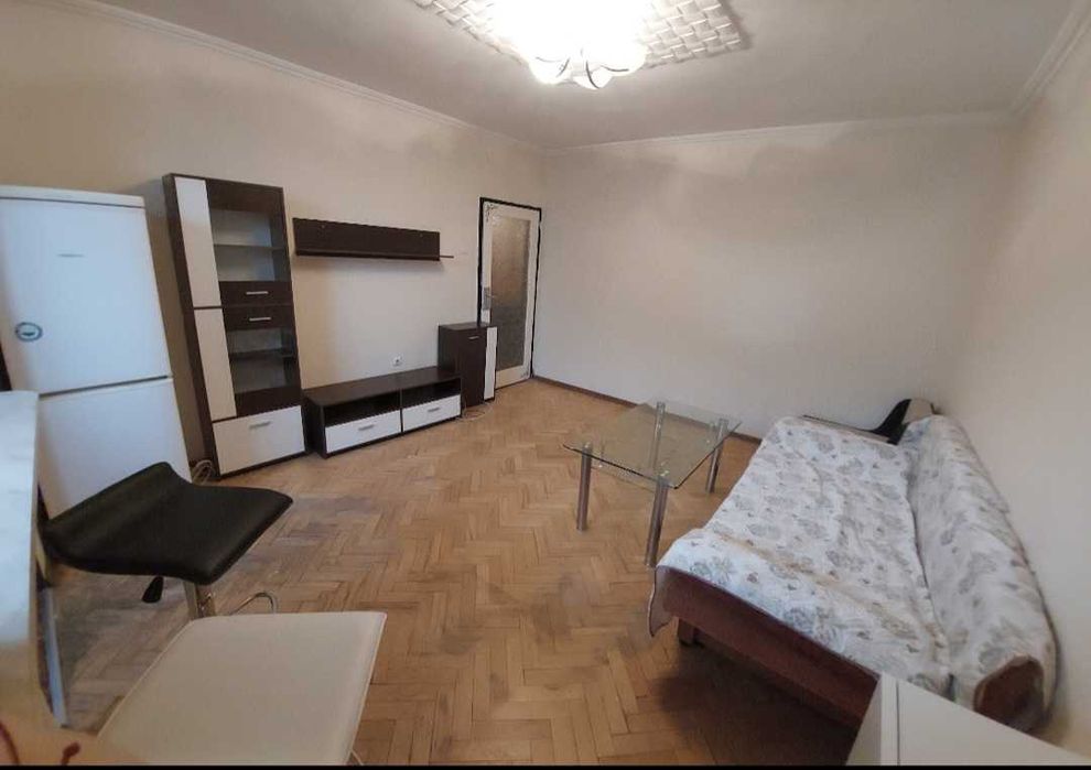 Дава се под наем Тристаен апартамент в Пловдив, Христо Смирненски - 80 кв.м за 367.2 € - Снимка #1