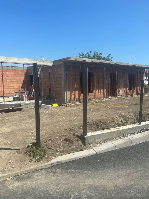 Casă plan partier de vânzare