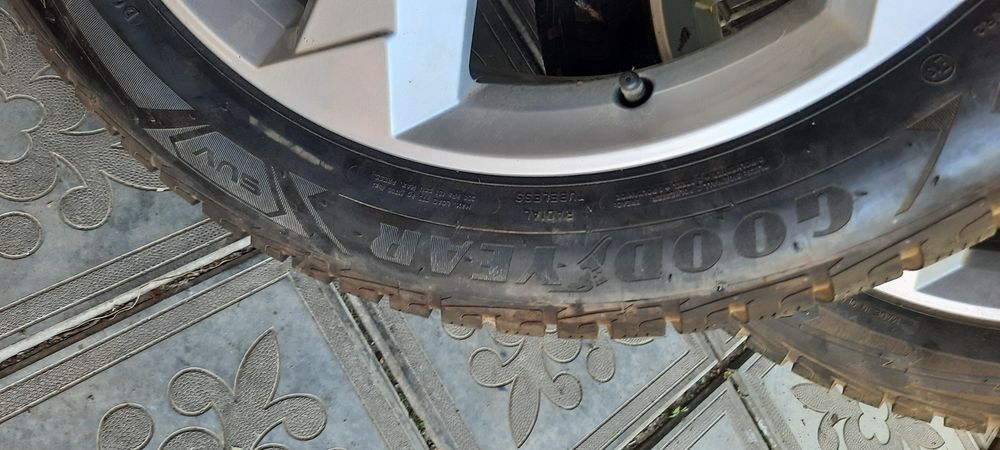 Jante cu anvelope Goodyear ultra grip  235/50/R19
