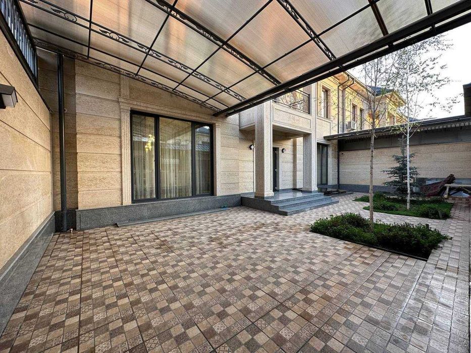 Буйук Ипак Йули ул.Сайрам ,Буз Базар евро дом 3.2 сот.450 кв.м 7 ком