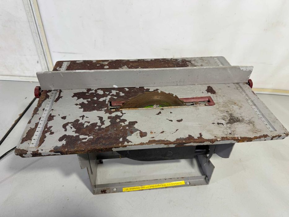 Циркуляр за дърво - PRO 800 W / 200мм