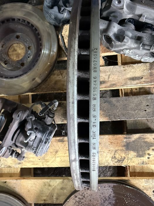 Спирачни дискове THK накладки и спирачни апарати  за audi A7 C7 A6 C7