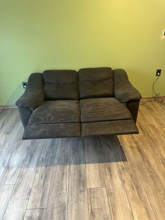 Canapea din piele întoarsă
