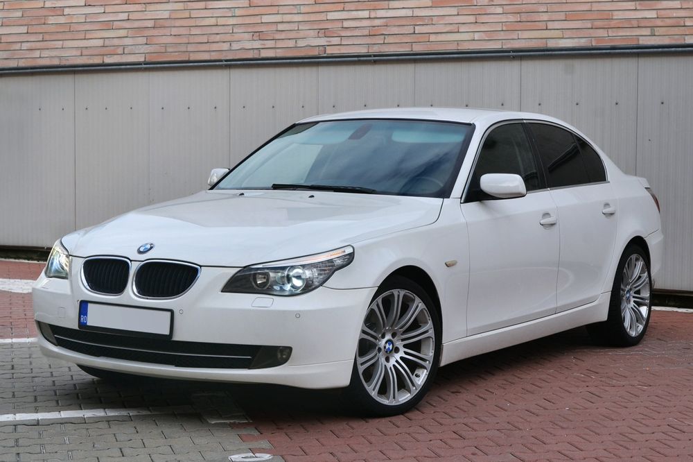 BMW Seria 5 E60 LCi/ 520d/ 2.0 diesel/ 2008 177cp/ Navi Mare/ Înmatric