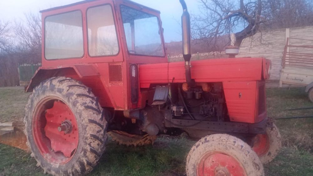 Vand tractor U650  in stare buna