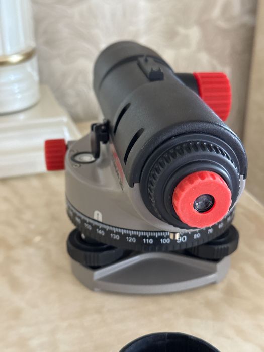 Продам нивелир Crown CT44044