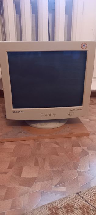 Продам старый телевизор и компьютер