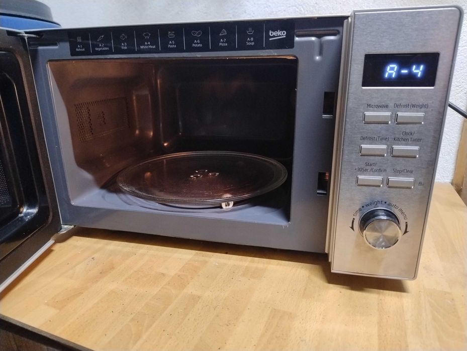 Микровълнова BEKO за ремонт или части