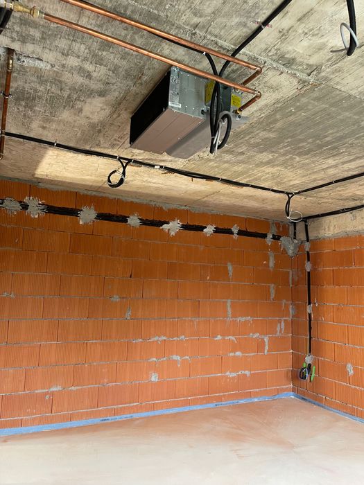 Execut instalații electrice și mentenanță/reparații probleme