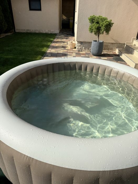 Jacuzzi Intex 4 persoane