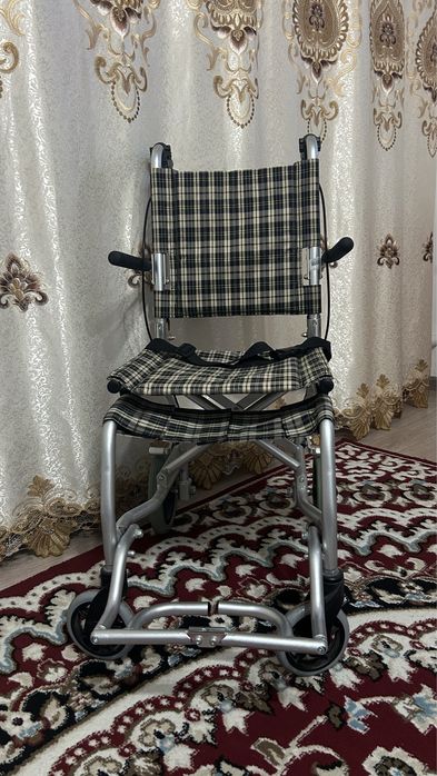 Продам инвалидную коляску