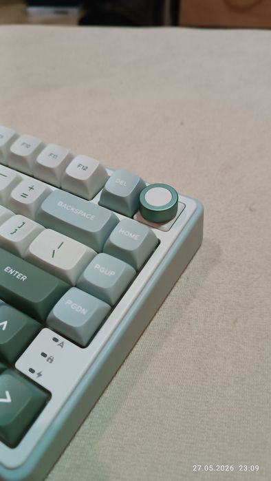Royal Kludge r75 pro